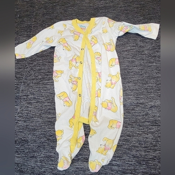 Disney Baby Winnie The Pooh Snap Close Sleeper, Size 3-6 Months - Picture 1 of 2